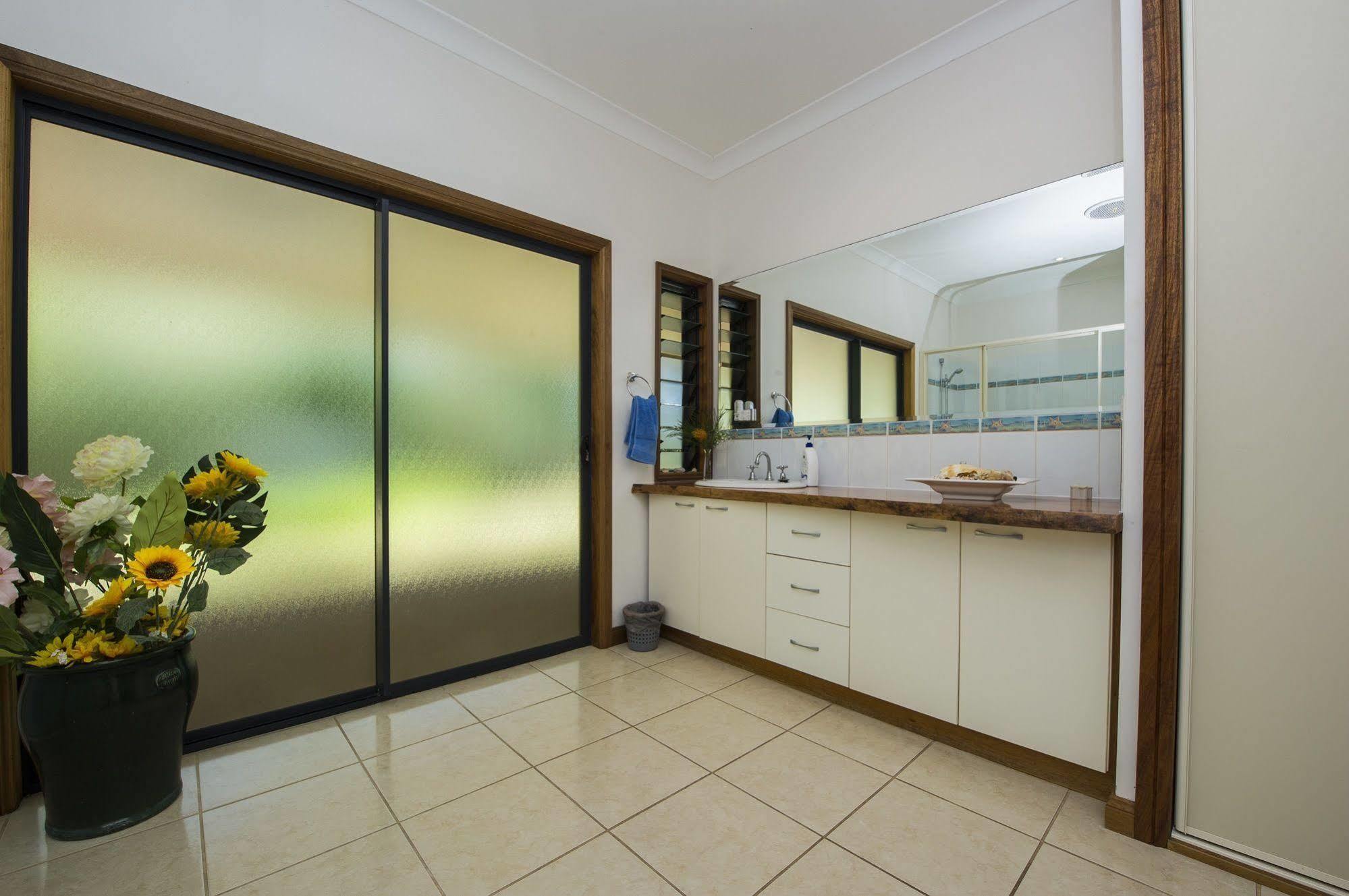 Magnetic Island Bed And Breakfast Horseshoe Bay Exterior photo